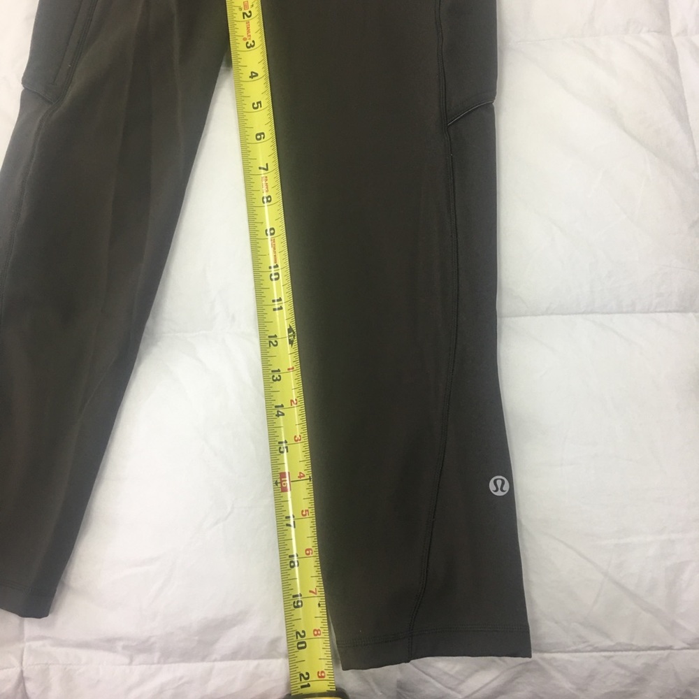LULULEMON OLIVE RUNNING CROPS - Picture 4 of 7